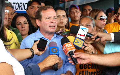 Guanipa llama a reactivar comandos hacia el revocatorio