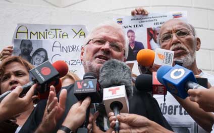 Nuncio dice que el Papa recibió petición sobre Ley de Amnistía