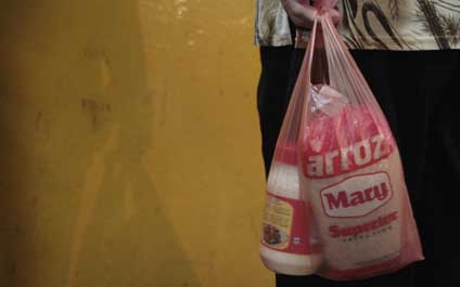 Nuevo precio del arroz catapulta la reventa a Bs. 800