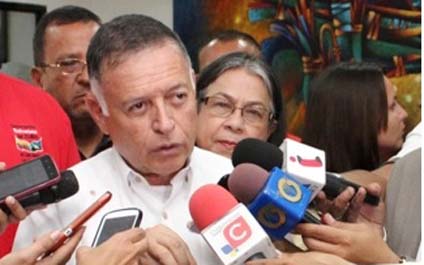 Arias entrega comodato de El Marite al Gobierno Nacional