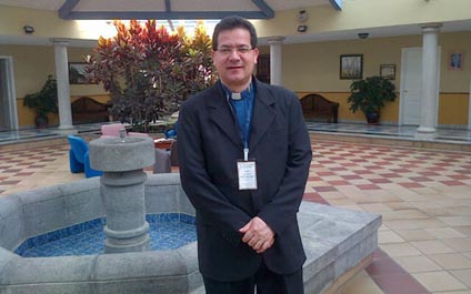 El papa nombra a Rodríguez Méndez obispo de San Carlos