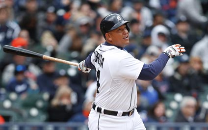 Miguel Cabrera batea su primer jonrón de la temporada