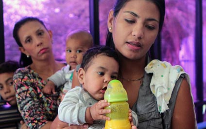 Madres se organizan para luchar por comida