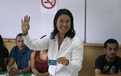 Sondeos dan ganadora a Keiko pero prevén segunda vuelta