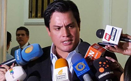 Diputado Carlos Paparoni ileso tras sufrir accidente en Mérida