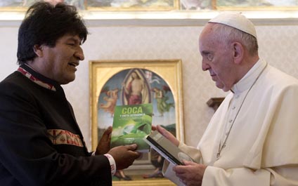 Evo Morales le recomienda al papa tomar coca