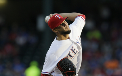 Martín Pérez cumple pero el bullpen desperdicia su labor