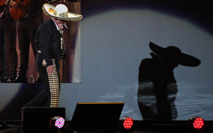 Vicente Fernández dice “adiós” en el Estadio Azteca