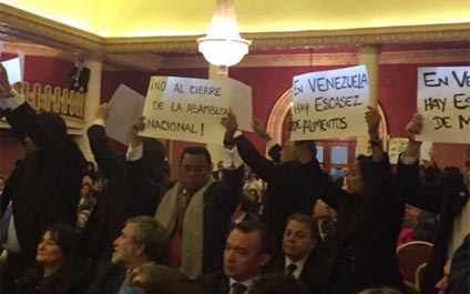 Diputados exigen revocatorio contra Maduro en Uruguay