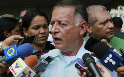 Arias Cárdenas: “Dios mediante, va a comenzar a llover”