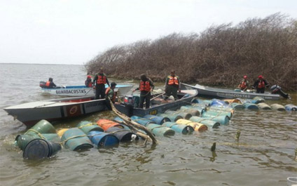 Incautan 50 mil litros de gasolina en río Limón