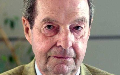 Fallece Guy Hamilton, director de películas de James Bond