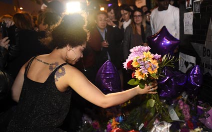 Minneapolis despide a Prince con enorme fiesta callejera