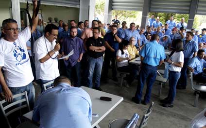 300 mil empleos en riesgo por  paralización de Cervecería Polar