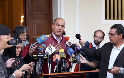 Diputados chavistas denuncian corrupción de opositores