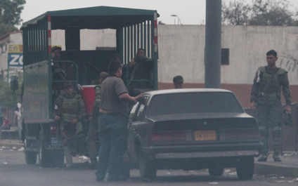 Militares se concentran en La Curva de Molina