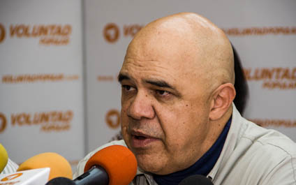 “Validación presencial de firmas es una estupidez”