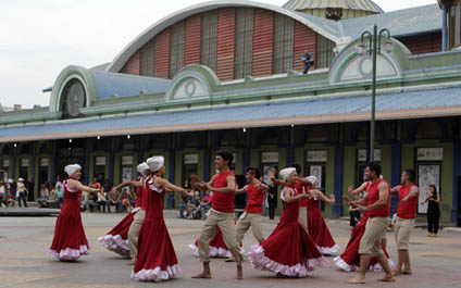 Plaza Baralt recobra vida con el Día Internacional de la Danza