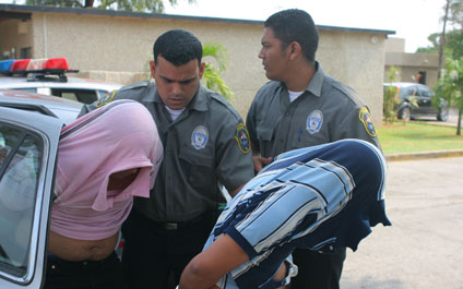 Detienen a cinco extorsionadores en San Francisco