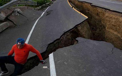 Ecuador contabiliza cerca de 1.200 réplicas del terremoto