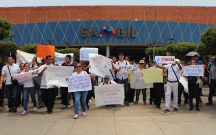 Sambil abre sus puertas pero sin prender los aires