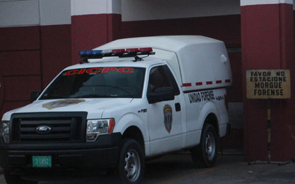 Bebé se electrocuta al tocar un cable