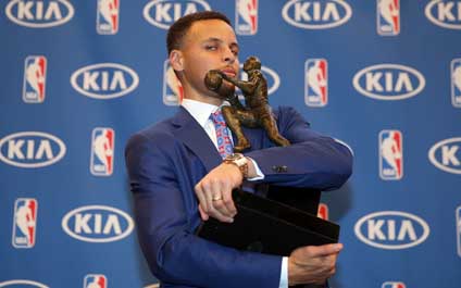 Curry se alza como Jugador Más Valioso de la NBA