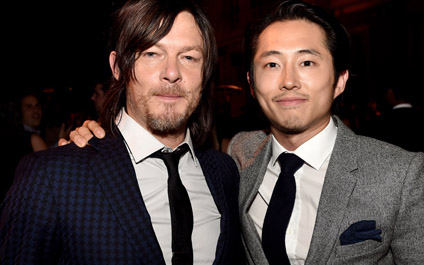 Protagonistas de The Walking Dead ayudan en la vida real