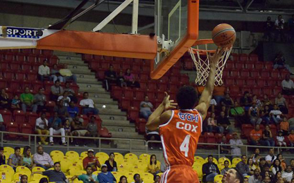 John Cox le da vida a Bucaneros en la final de la LPB 