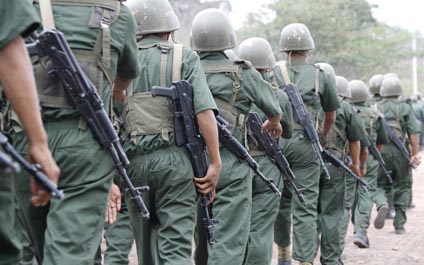 Cinco soldados heridos tras dispararse arma de compañera