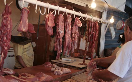 Gobernación y productores revisarán precios de la carne