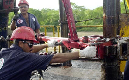 Crudo venezolano cierra semana con alza de 2,59 dólares