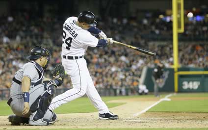 Cabrera pega par de jonrones y se monta en .300