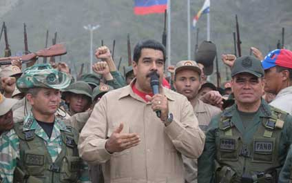 Maduro: "Hay que prepararse para una invasión"