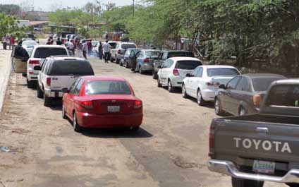 “Bachaquean” el chip: Seis mil bolos sin cola