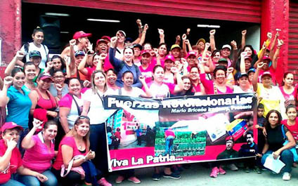 Mujeres venezolanas marchan al Palacio de Miraflores