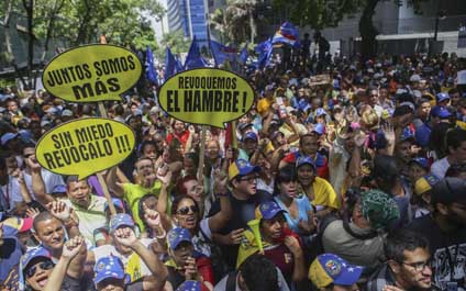 MUD logra entregar documento al Poder Judicial