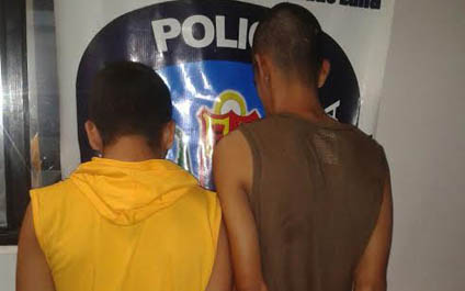 Detenidos mientras sometían a joven para robarla