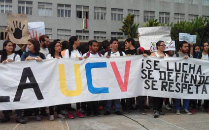 Estudiantes protestan por crisis universitaria en Caracas