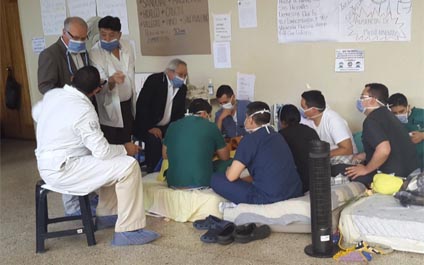 Presidente de la FMV se suma a la huelga de médicos en el HULA