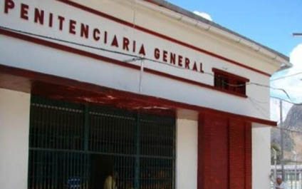 Prames secuestran a militares para ingresar vehículos a la PGV