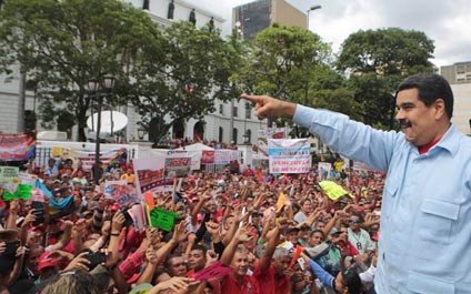 “Almagro métase su Carta Democrática por donde le quepa”