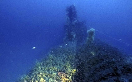 Hallan restos de submarino con 71 cuerpos a bordo