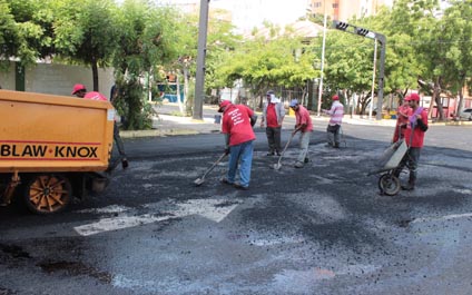 Gobernación refuerza asfaltado de la calle 72 de Maracaibo