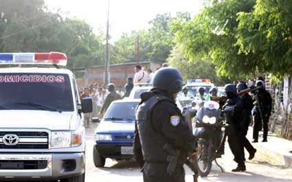 Ultiman a tres soldados de Tirso Meleán
