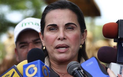 "El Gobierno le niega la ayuda humanitaria a los venezolanos"
