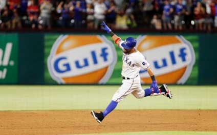 Rougned Odor deja en el terreno a los Astros