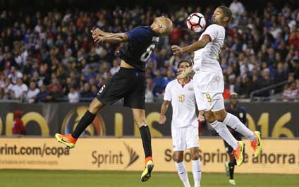 EEUU sorprende a Costa Rica y la golea 4-0
