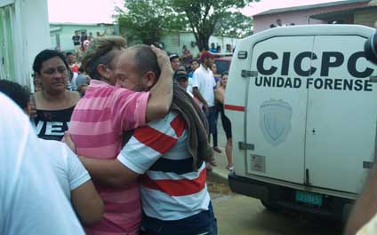 Provoca una explosión para matar a su mujer
