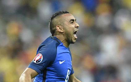 Payet ilumina el triunfo de Francia en su debut en la Euro